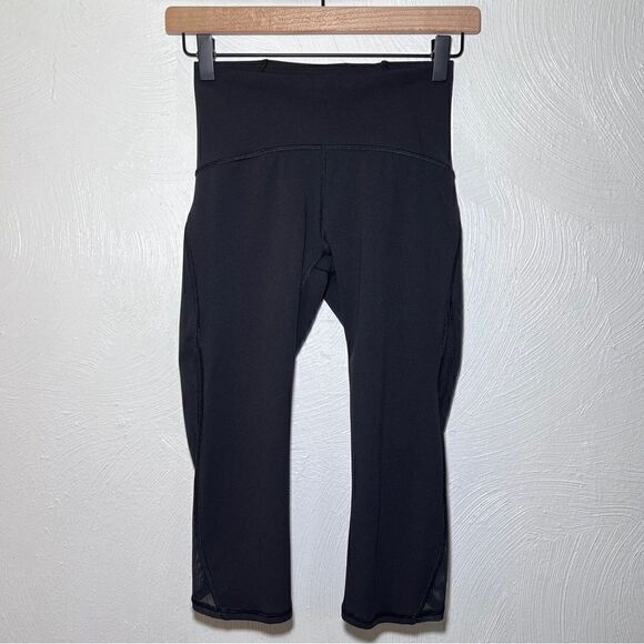 Lululemon Train Times Crop (17") in Black - Picture 4 of 8